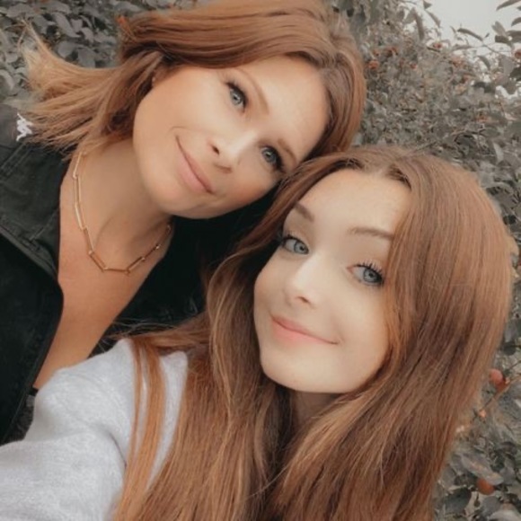 Meet your Posher, Ashley - Picture 1 of 1